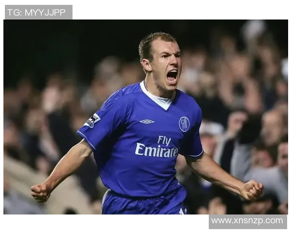 足球传奇老将重聚合影展现岁月风采与友谊的永恒魅力