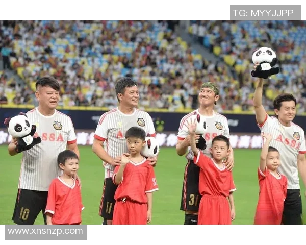 足球明星长相相似的人物对比与趣味分析探索 足球明星长相相似的人物对比与趣味分析探索